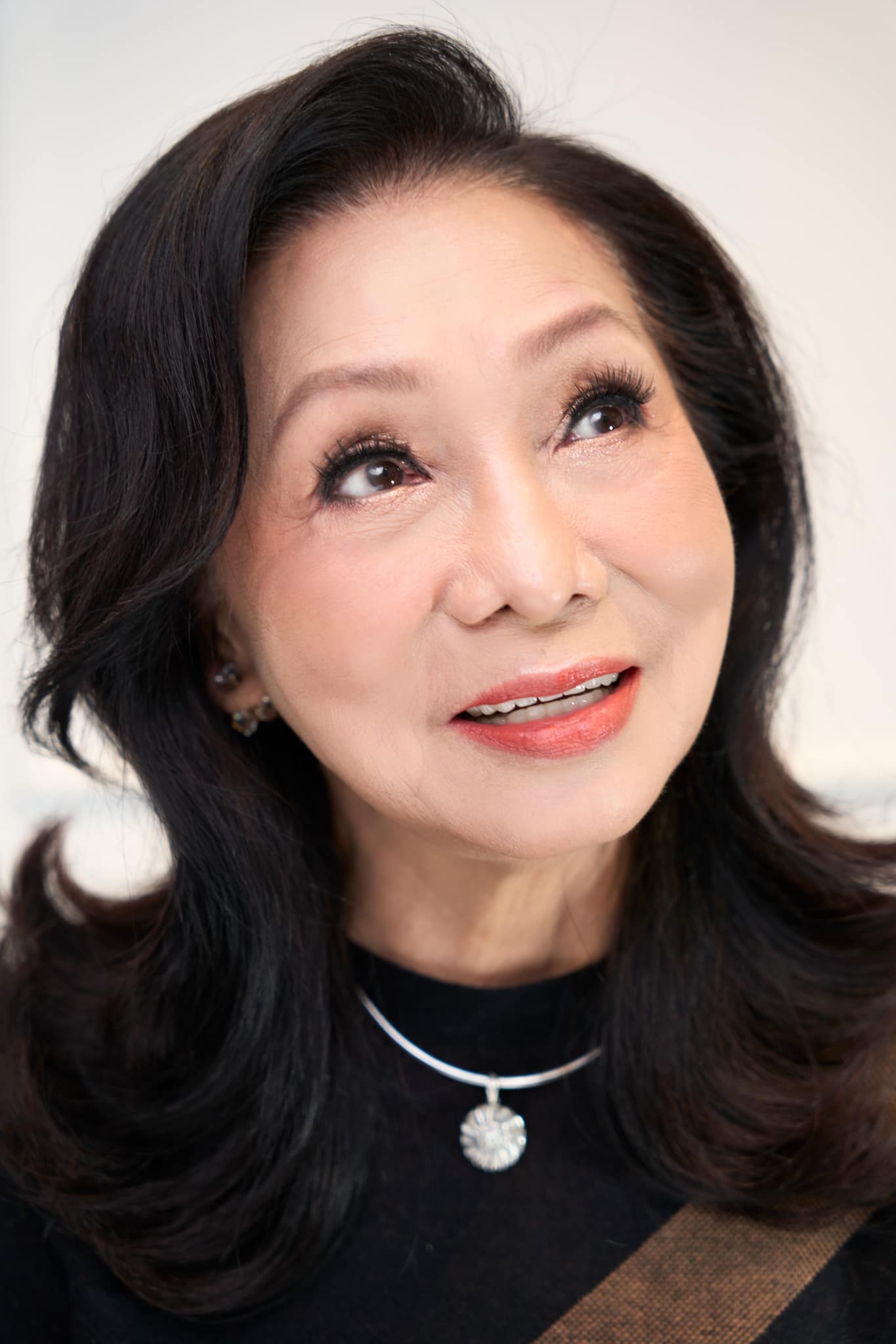 Bí Quyết Trang Điểm Cho Phụ Nữ Trung Niên Trẻ Trung 10 Những anh chàng makeup artist trẻ nổi tiếng biến mọi cô dâu trở nên lột xác vào ngày cưới