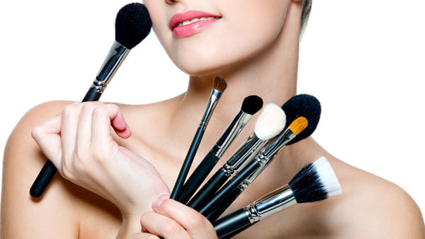 Các Bước Trang Điểm Dự Tiệc Tối Lộng Lẫy Cuốn Hút 6 Thợ trang điểm tiếng Anh là gì? Công việc của Makeup Artist