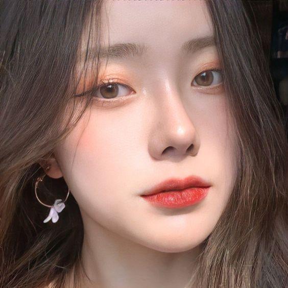 Hướng Dẫn Cách Dán Mi Giả Tự Nhiên Như Chuyên Gia 9 Bật mí 6 món đồ Makeup được học sinh Hàn Quốc yêu thích nhất - BlogAnChoi