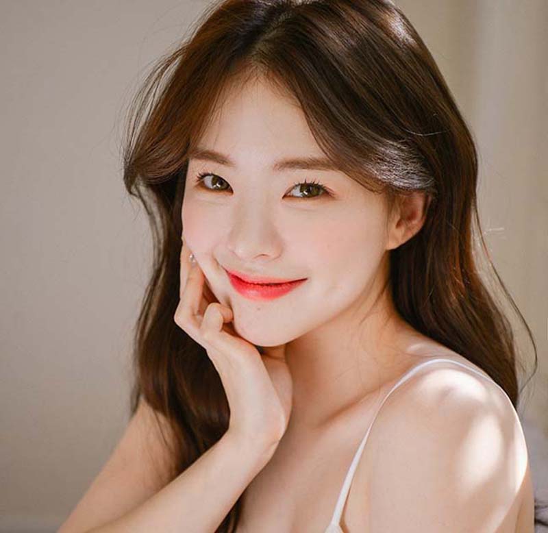 Dùng Kem Chống Nắng Làm Lớp Lót Trang Điểm Được Không? 6 Cách Trang Điểm Kiểu Hàn Quốc Nhẹ Nhàng Thích Hợp Cho Nàng Công Sở