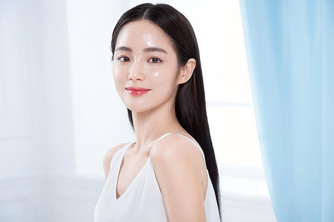 Bí Quyết Giữ Lớp Trang Điểm Lâu Trôi Suốt Cả Ngày 10 Hot girl mặt mộc' có nét đẹp nguyên sơ 'thách thức' giới make-up | Báo điện tử Tiền Phong