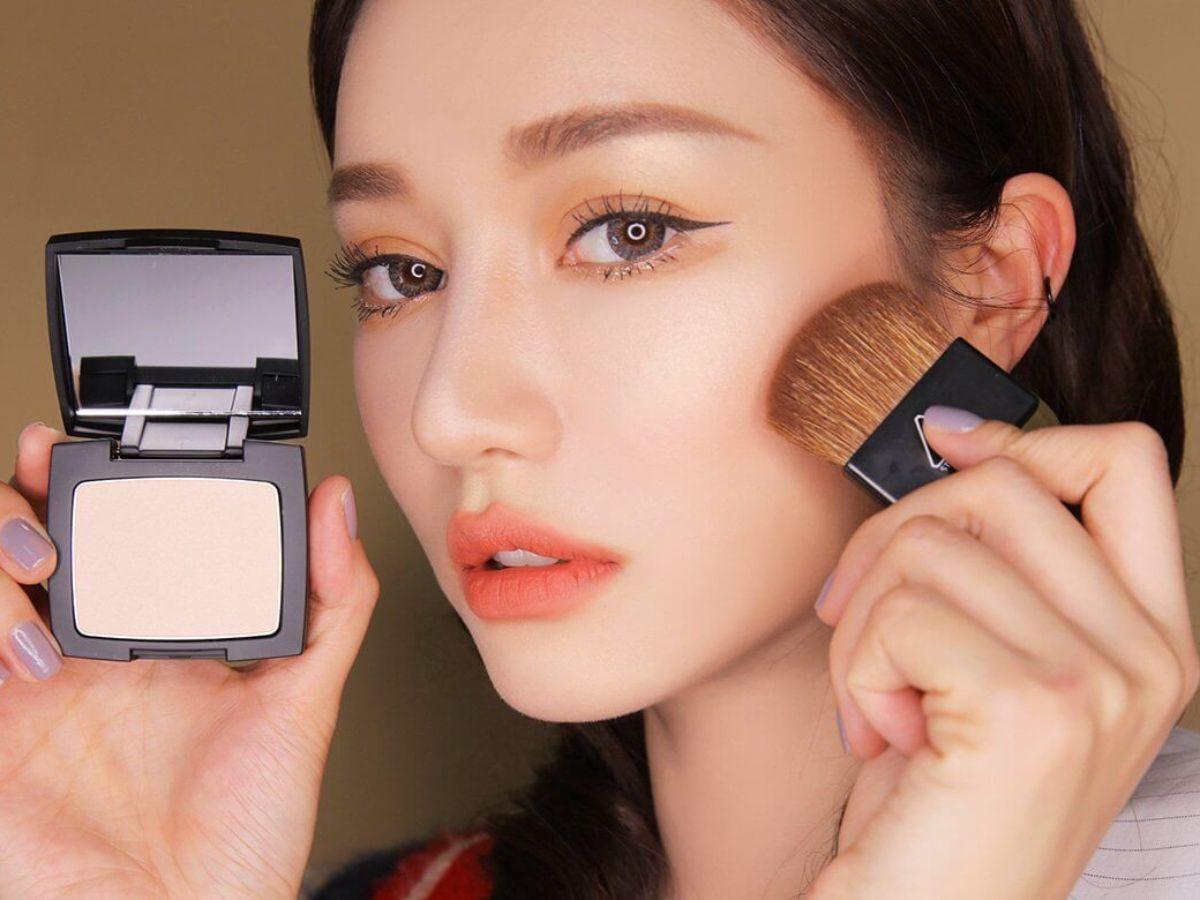 Học Trang Điểm Chuyên Nghiệp Mất Bao Lâu Để Ra Nghề? 4 Hướng dẫn các cách makeup Hàn Quốc tự nhiên dành cho newbie