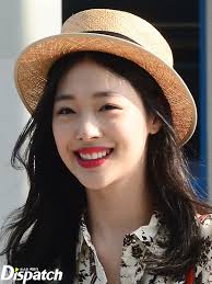 Bí Quyết Giữ Lớp Trang Điểm Lâu Trôi Suốt Cả Ngày 9 Make up tạo mắt cười đáng yêu như Sulli