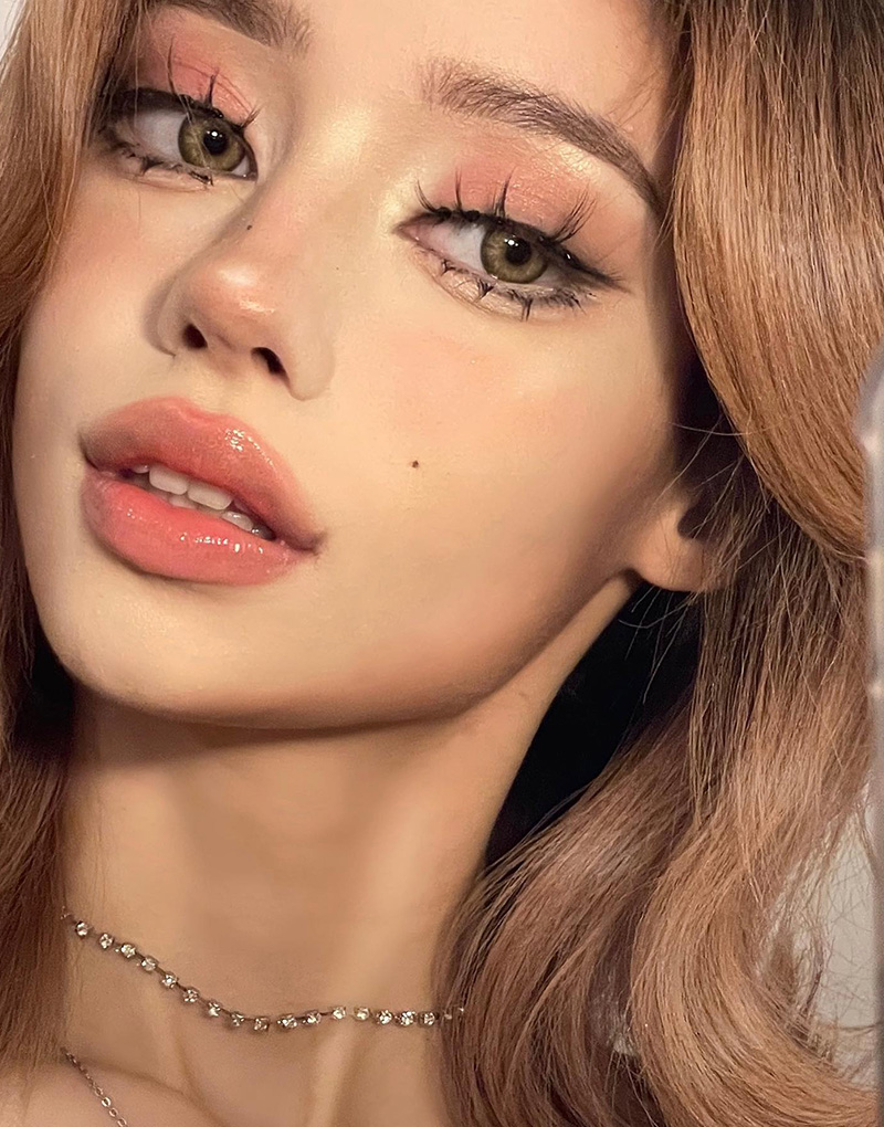 Khóa Học Trang Điểm Chuyên Nghiệp Để Mở Tiệm 16 Cái bĩu môi mềm mại, đôi mắt ướt át... phong cách trang điểm Douyin triệu view